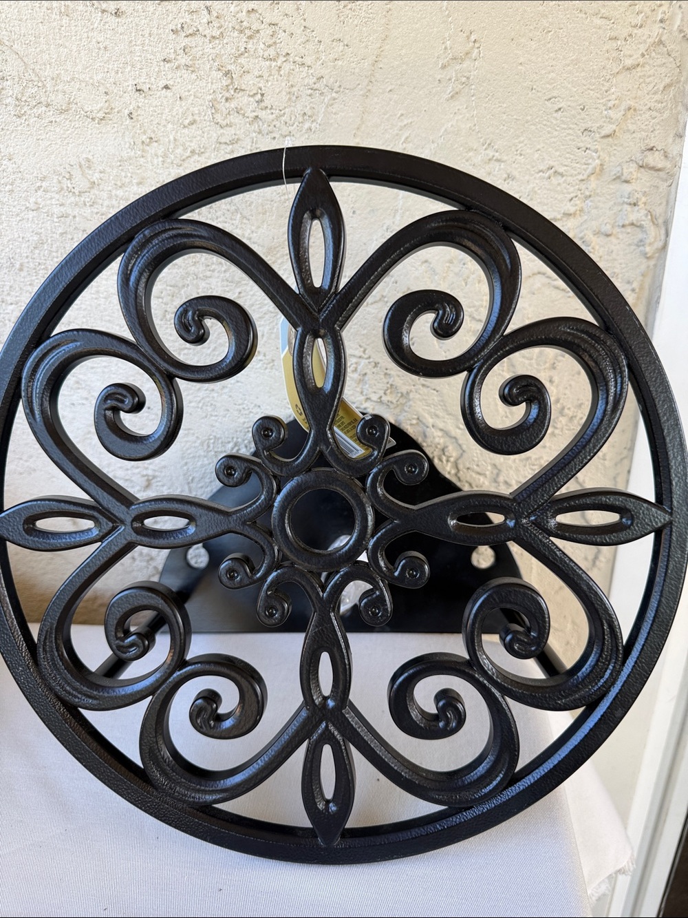 NWT Hampton Bay Decorative Hose Butler Black Cast Aluminum Wall Mount Organizer